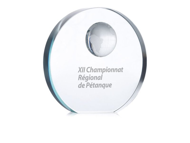 Glazen trofee met wereldbol