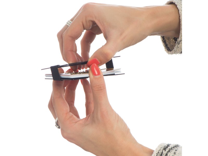 Gladstone kaarthouder open met pas erin, inclusief branding Gladstone kaarthouder open met pas erin, inclusief branding