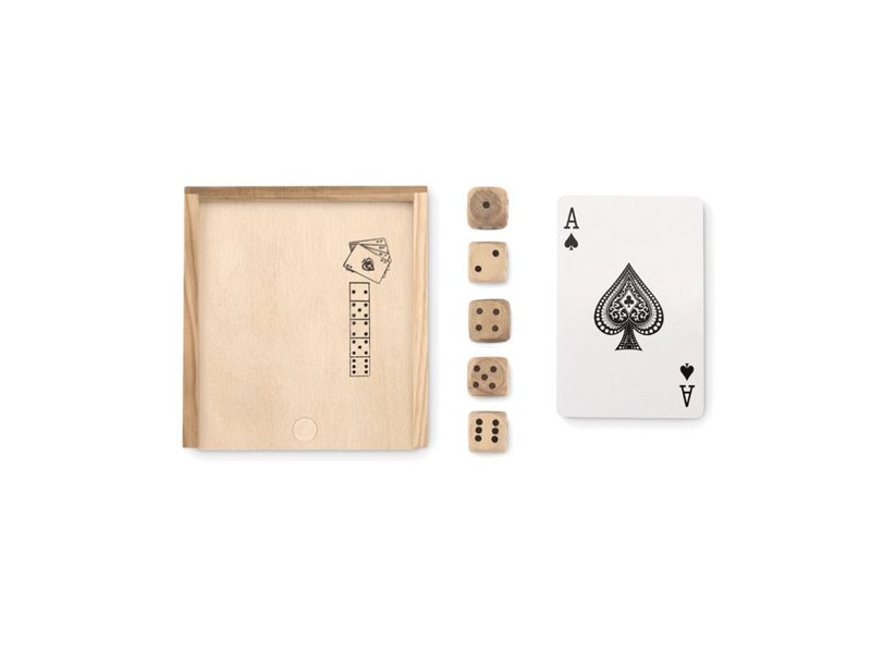 Spelletjes in houten doos