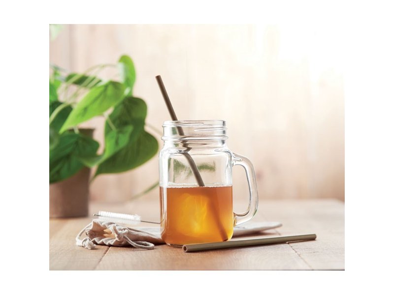 Rietje van tarwe met borstel