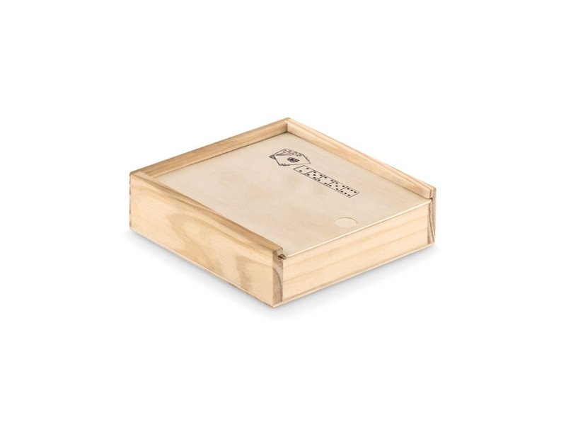 Spelletjes in houten doos